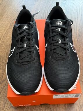 Nike Downshifter 12 4E Black Platinum size M11.5/W10 DM0919-001